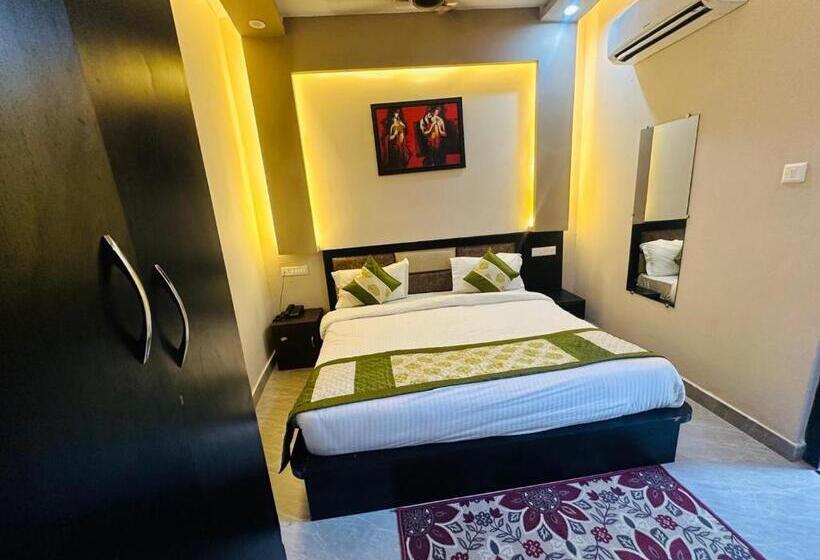 Psr Prem Shobha Residency ! Varanasi Fully Air Conditioned Hotel At Prime Location With Off Site P