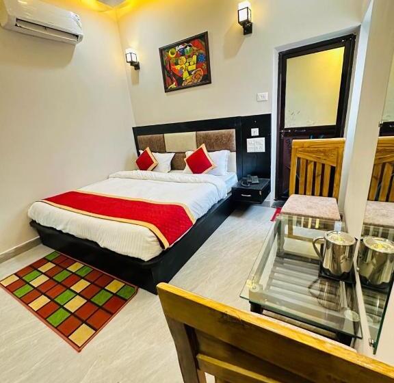 Psr Prem Shobha Residency ! Varanasi Fully Air Conditioned Hotel At Prime Location With Off Site P