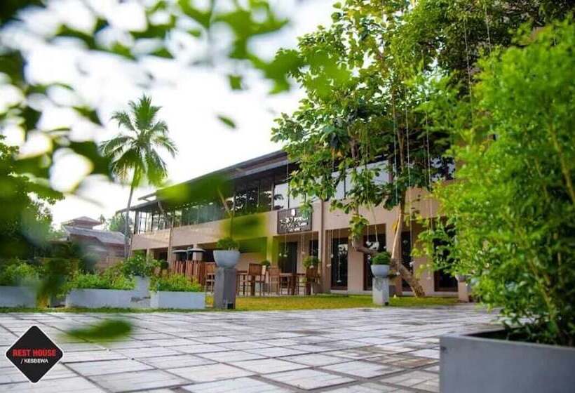 Отель Rest House Kesbewa
