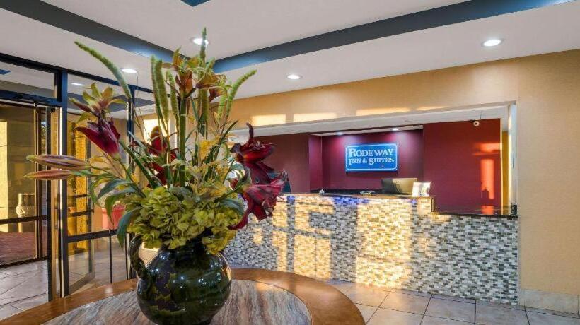 فندق Rodeway Inn