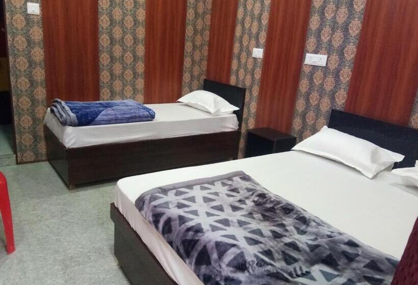 酒店 Sajwan & Restaurant, Phata