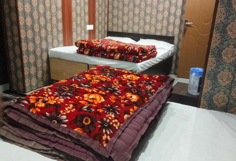 酒店 Sajwan & Restaurant, Phata