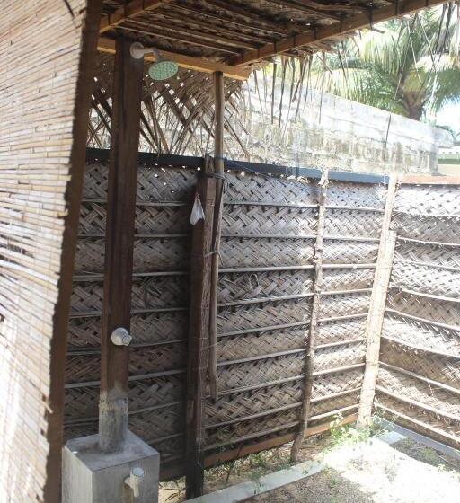 Отель Sea Waves Kite Surfing Beach Resort