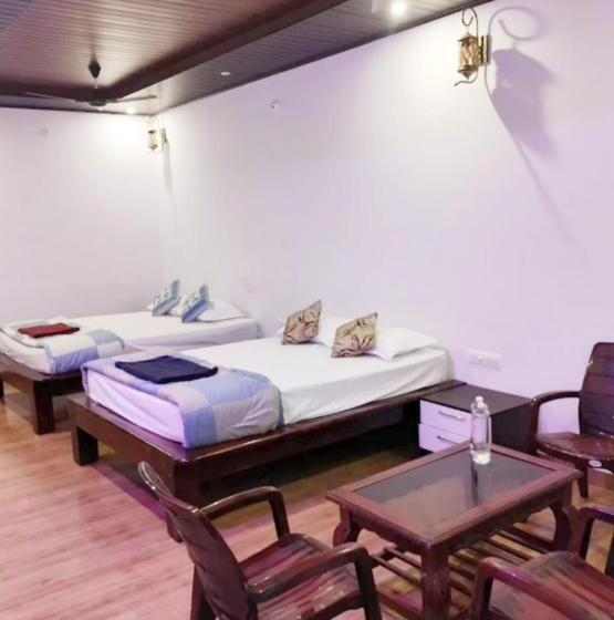 호텔 Shubodaya Grand Residency & Party Hall