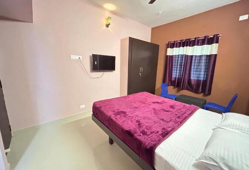 ホテル Surya Residency Srirangam