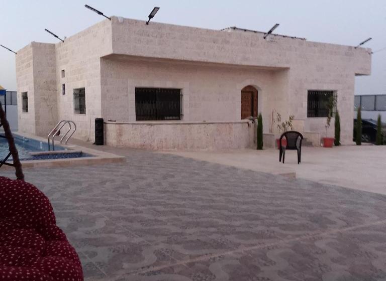 هتل Tala Farm And Chalet