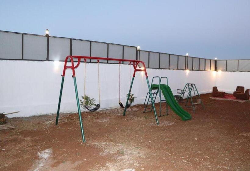 هتل Tala Farm And Chalet