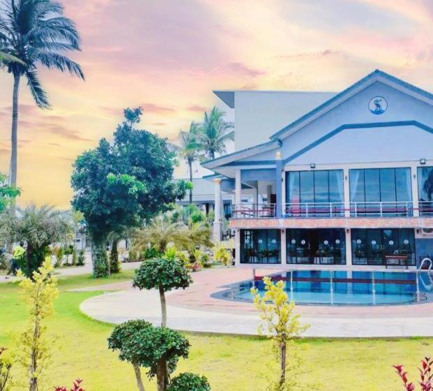 ホテル The Coco Grand Chalet Pakbara