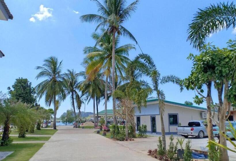 ホテル The Coco Grand Chalet Pakbara