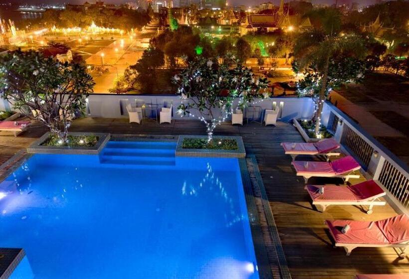 호텔 The Frangipani Living Arts Palace