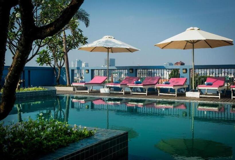 호텔 The Frangipani Living Arts Palace