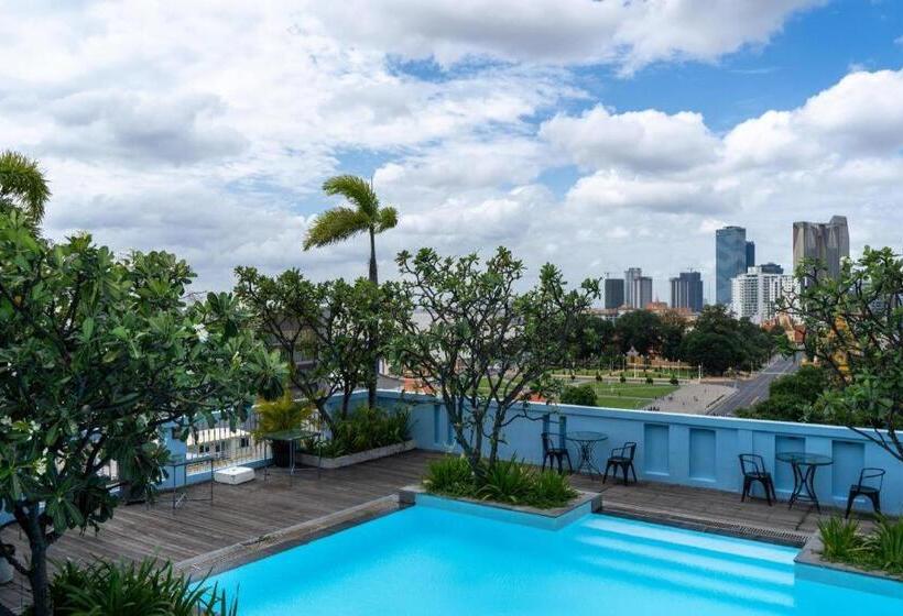 호텔 The Frangipani Living Arts Palace