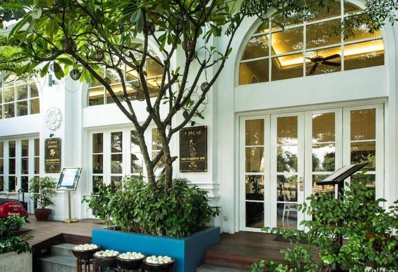 호텔 The Frangipani Living Arts Palace