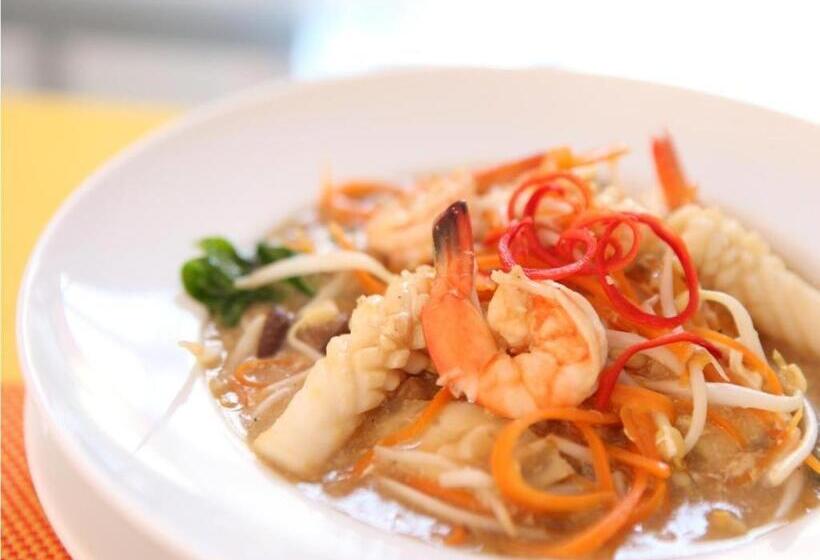 호텔 The Frangipani Living Arts Palace