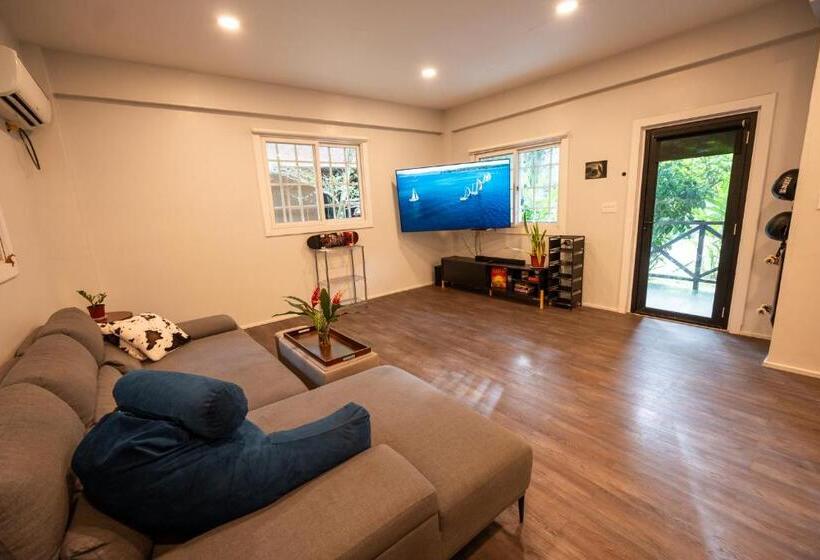 فندق The Monkey Bowl Boutique Skate