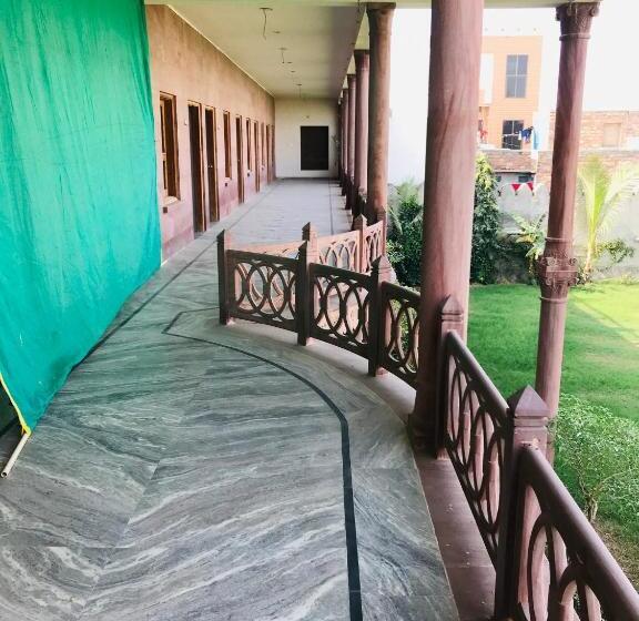 Hotel The Shakti Rocks