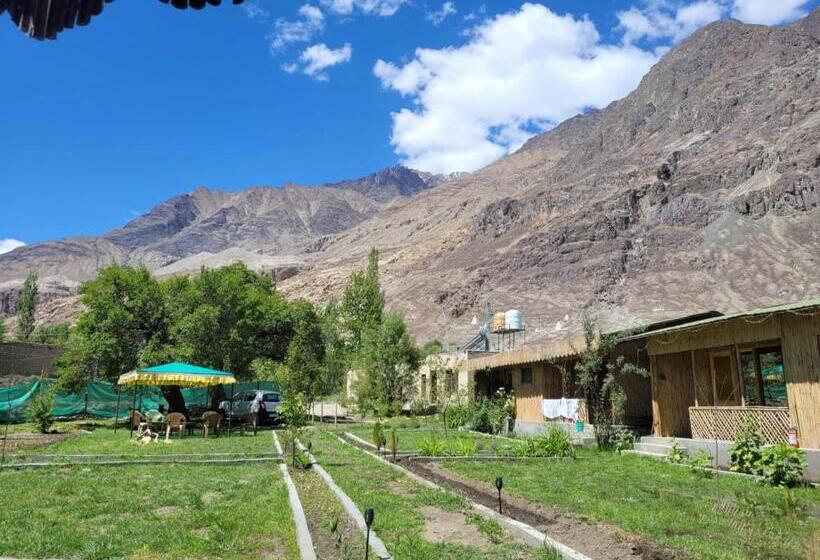 Hotel The Sylvan Hut