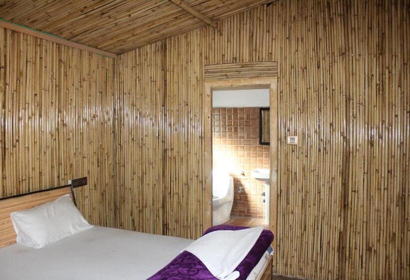 Hotel The Sylvan Hut