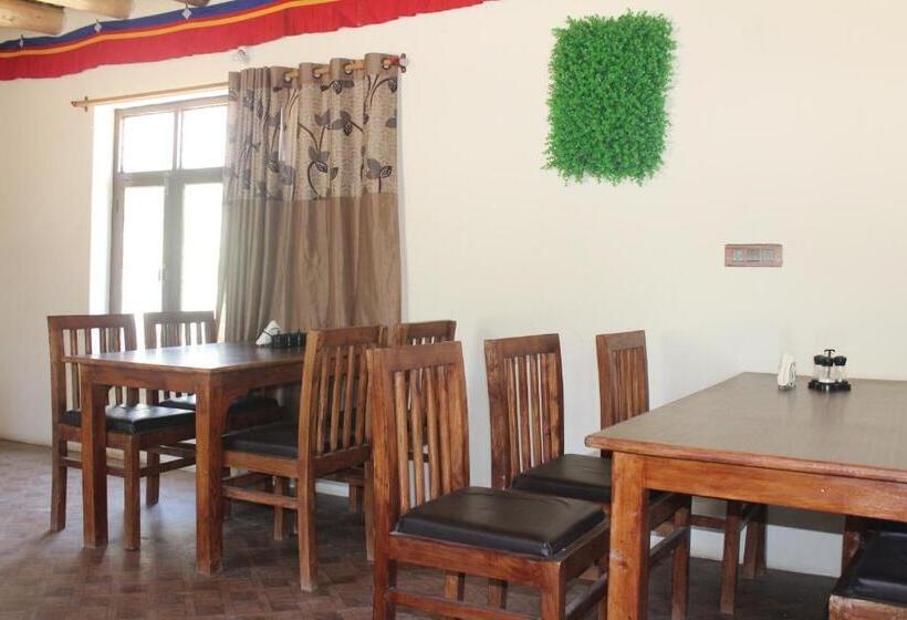 בית מלון כפרי The Sylvan Hut