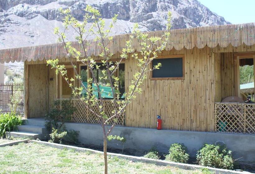 Hotel The Sylvan Hut