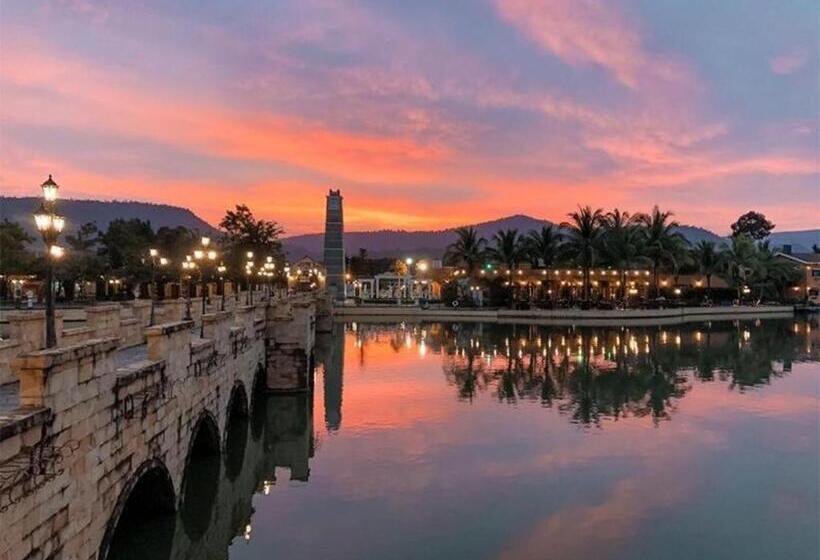 Отель The Verona At Tub Lan