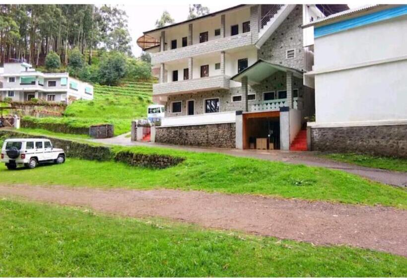 فندق Tree Elanza