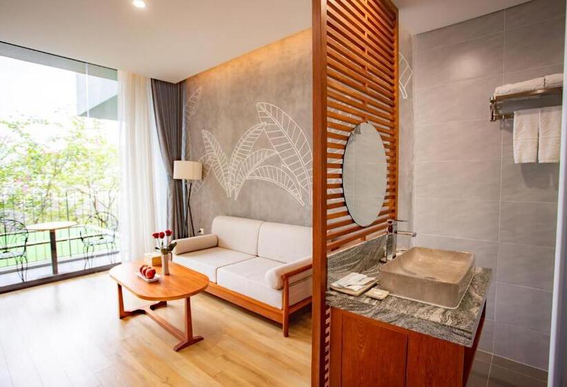 هتل Wyndham Grand Vedana Villa