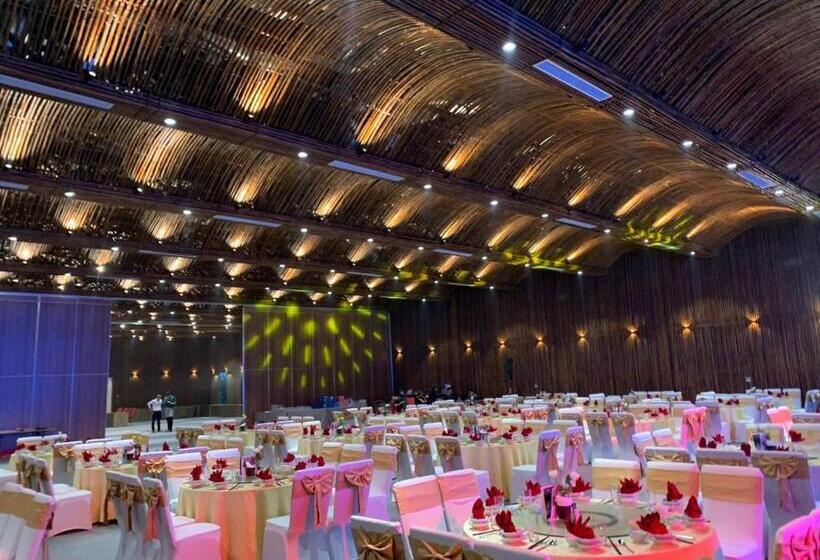 هتل Wyndham Grand Vedana Villa