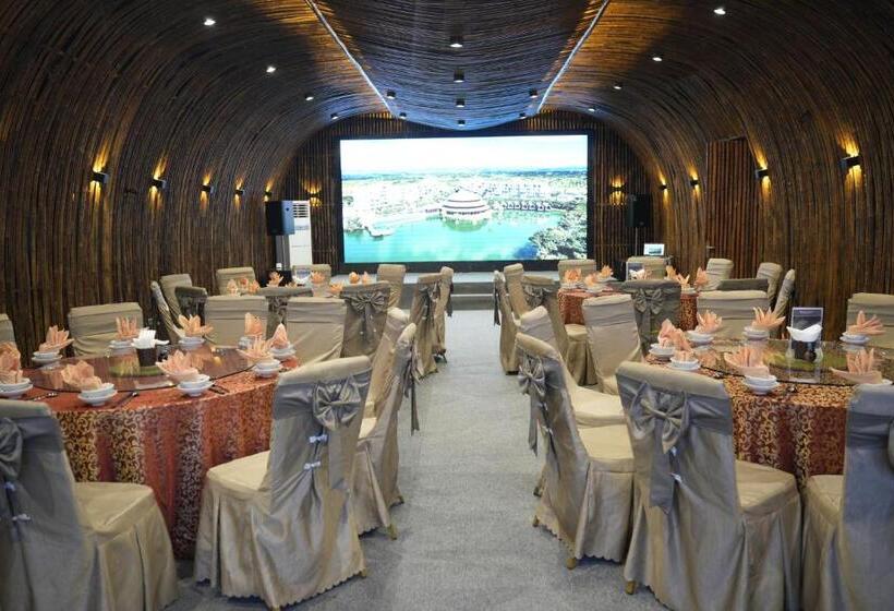 هتل Wyndham Grand Vedana Villa