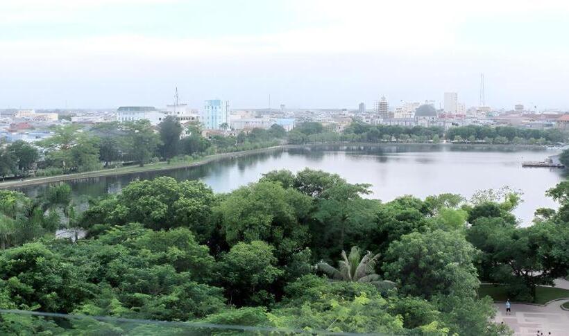 Lakeside Hotel Nam Dinh