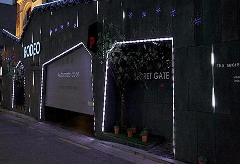 汽车旅馆  Sungshin Women S University Brown Dot