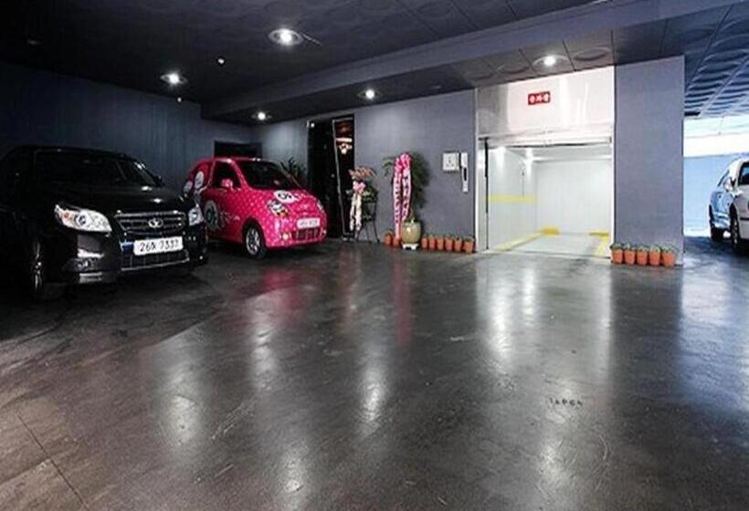 汽车旅馆  Sungshin Women S University Brown Dot