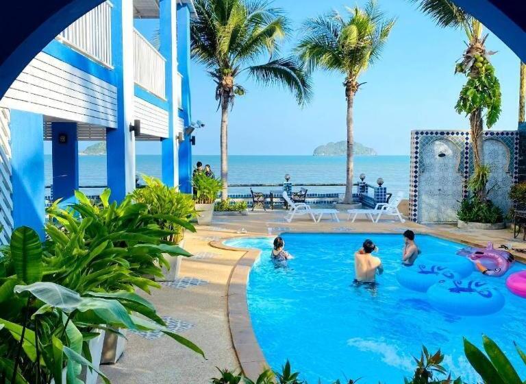 Pearl By The Sea Resort