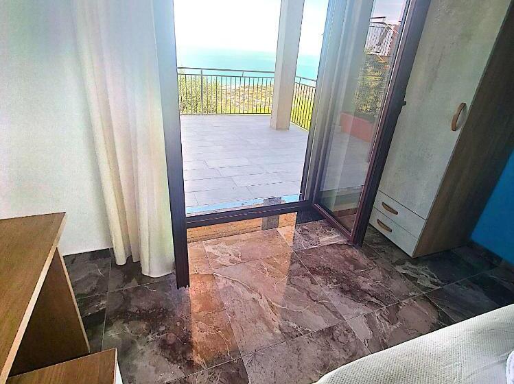 פנסיון Affittacamere Miramare