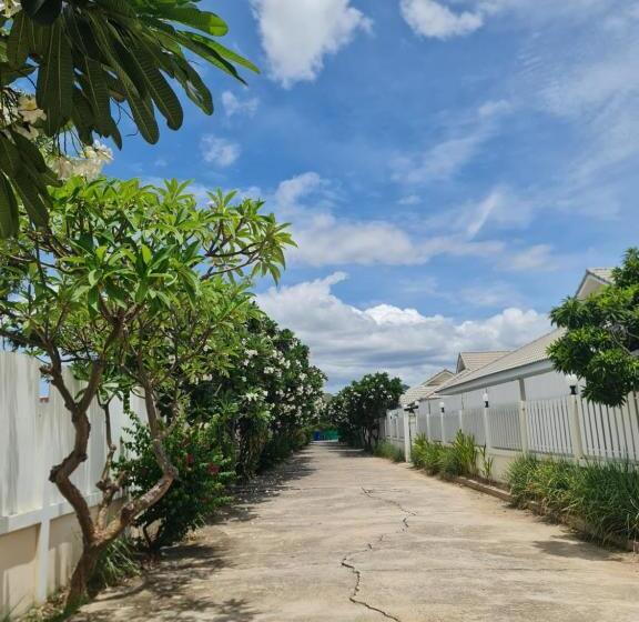 膳宿费 Baan Leelawadee