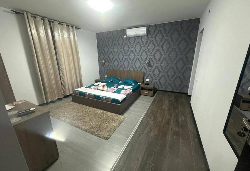 פנסיון Casă Clau