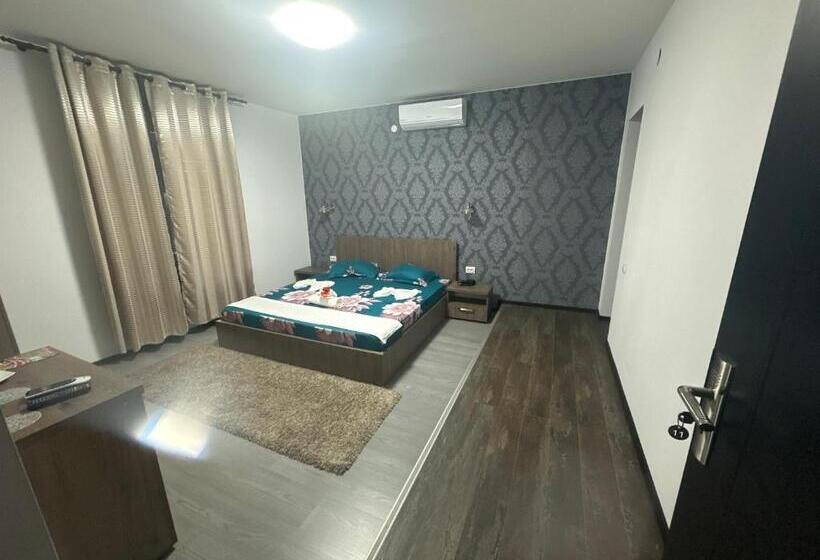 פנסיון Casă Clau