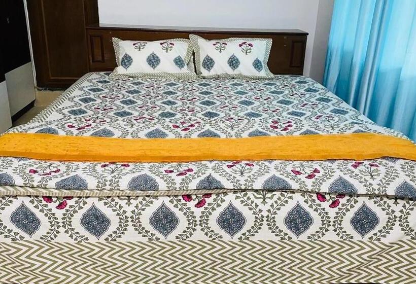 פנסיון Debarhshree Ashiyana