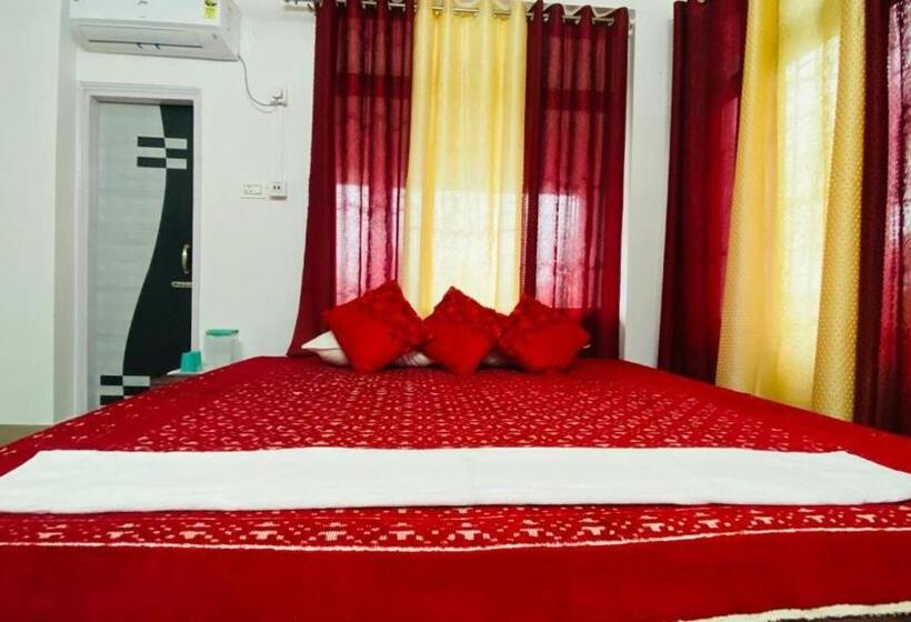 פנסיון Debarhshree Ashiyana