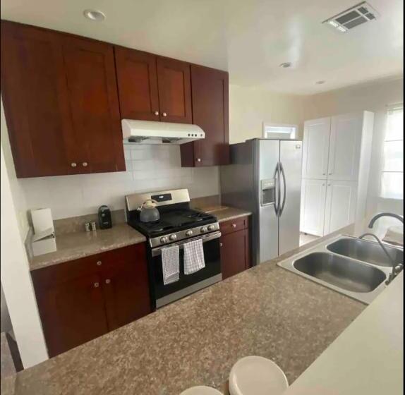 ペンション F O R G E T T H E H O T E L