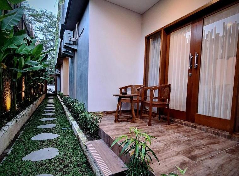 פנסיון Graha Shanti Guest House