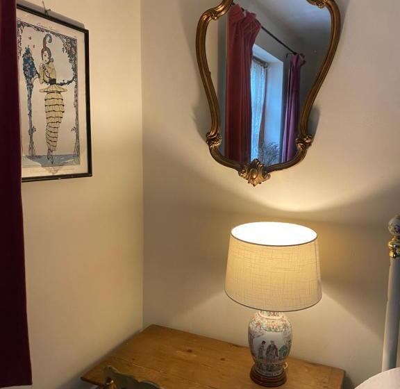 ペンション Hillside Launceston Cornwall