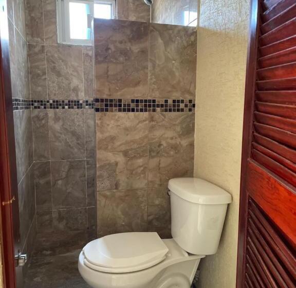 بنسيون Hostal De Atocha