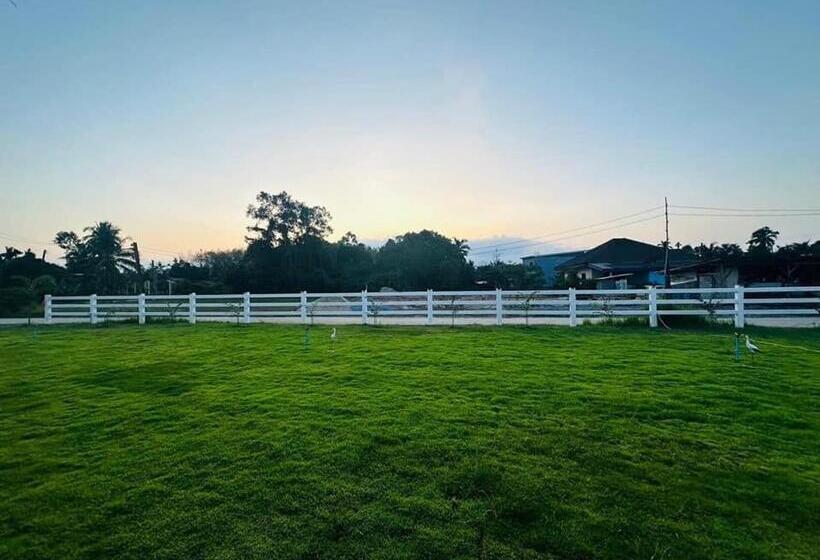 Pensió Ibc Home ที่พักฮาลาล นครศรีธรรมราช