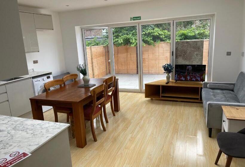 Пансион Lonsdale Place