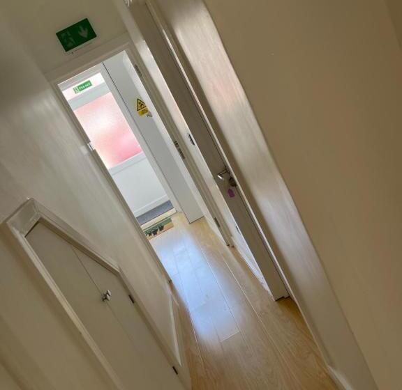 Пансион Lonsdale Place