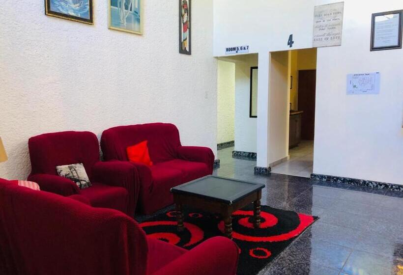 ペンション Mukwano Guesthouse