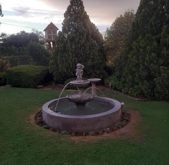 بنسيون Opiepad Guesthouse