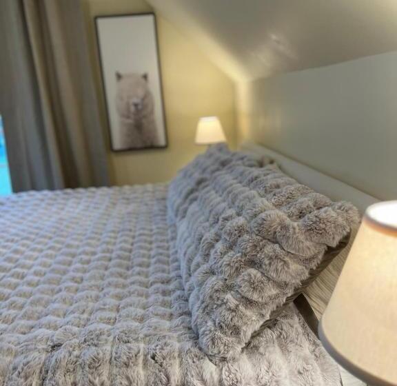 ペンション Private Studio King Bed In A Residential Home