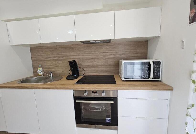 펜션 Salons Chennevières